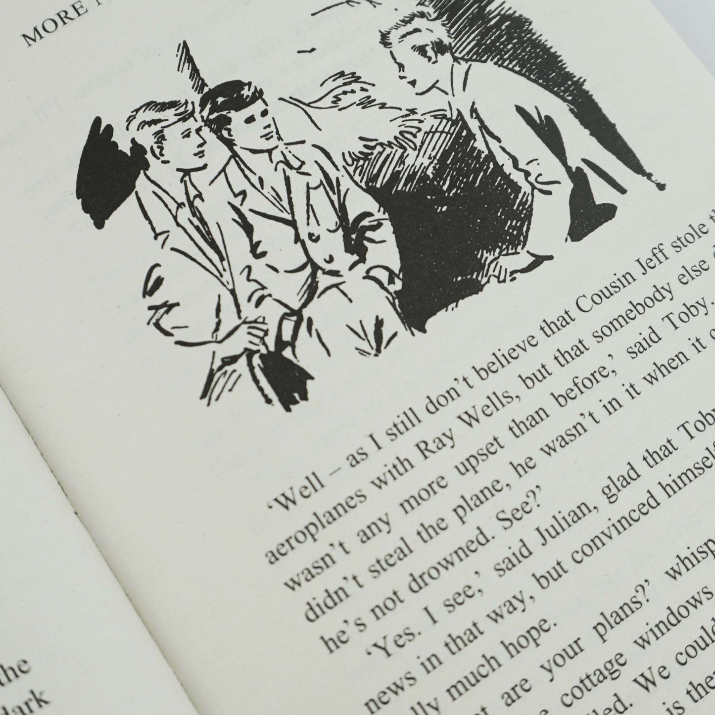 Famous Five 21 Books Box Set by Enid Blyton - Ages 9-14 - Paperback